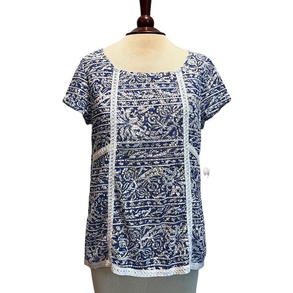 Charming Charlies lace look short sleeve shirt size small